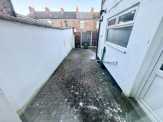 2 bedroom terraced house to rent - Photo 1