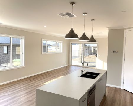 Modern Family Home! - Photo 4