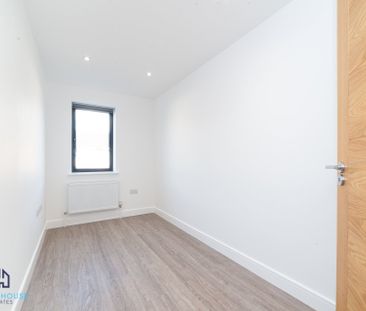 Lower Paddock, Watford, WD19 4DU - Five Bedroom House To Rent - £75... - Photo 3