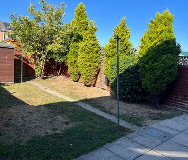 2 bedroom semi-detached house to rent - Photo 5