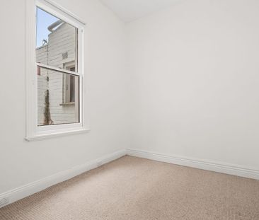 Charming Parkside Living in Prime Princes Hill! - Photo 2
