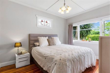 Charming Onehunga Family Home - Photo 4