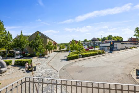 Dejlig og rummelig 4-værelses lejlighed - Foto 3