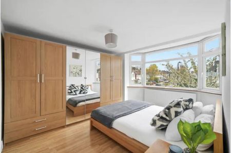 1 bedroom in a house share to rent - Photo 3