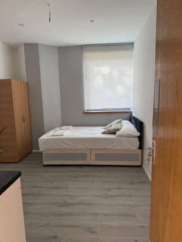 Room in a Shared House, Manchester Road, E14 - Photo 5