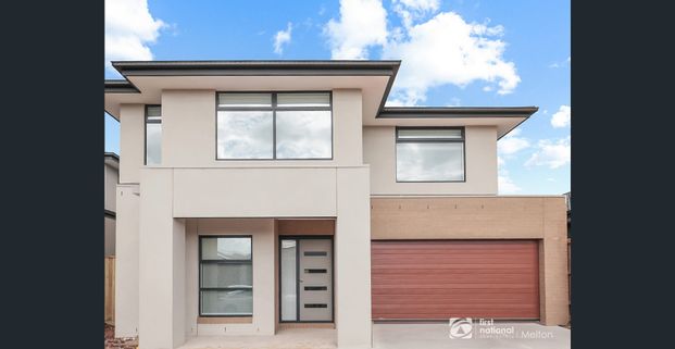 Brand New Luxury Family Home in Prime Aintree Location ! - Photo 1