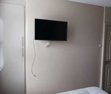 Room in a Shared Flat, Huntly Road, L6 - Photo 3