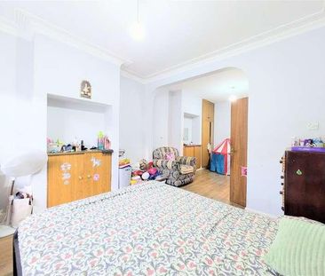 Alexandra Road, London, NW4 - Photo 1