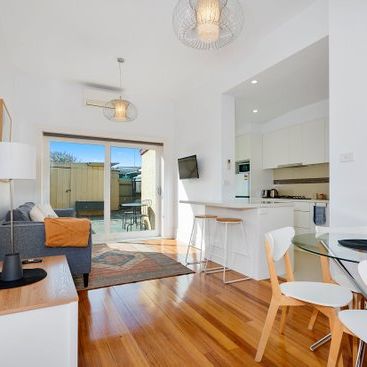 Register to Inspect this Impressive and modern 2 bedroom apartment! - Photo 1