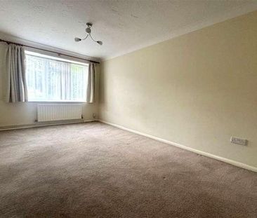 Waterloo Rise, Reading, RG2 - Photo 1