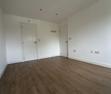 4 bedroom detached house to rent - Photo 3