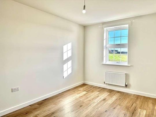 Dart Avenue, Topsham, EX2 - Photo 1