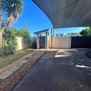 Coastal family home in heart of Miami - Furnished, 450m to Beach - Photo 2