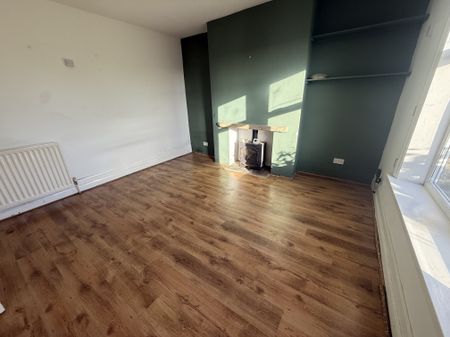 Scale Hill, Huddersfield - Photo 3