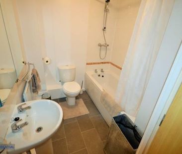 2 bedroom flat to rent - Photo 6