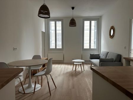 Location appartement Marseille 1er (13001) - Photo 4