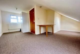 2 Bed Flat, Sunnyside Road, IG1 - Photo 3