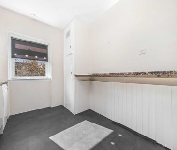 Price £950 pcm - Available Now - Unfurnished - Photo 5