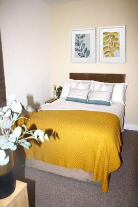 1 bedroom in a house share to rent - Photo 1