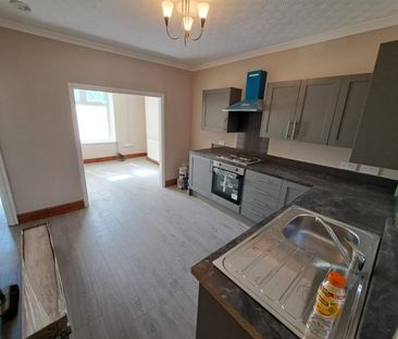 3 bedroom House To Let - Photo 6