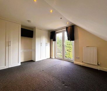 Chingford Avenue, Farnborough, Hampshire, GU14 - Photo 5