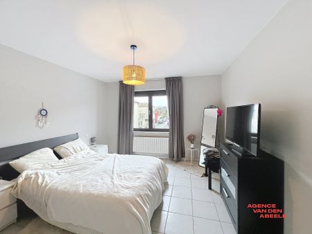 Ruim appartement in Sint-Kruis met 2 slaapkamers - Photo 2