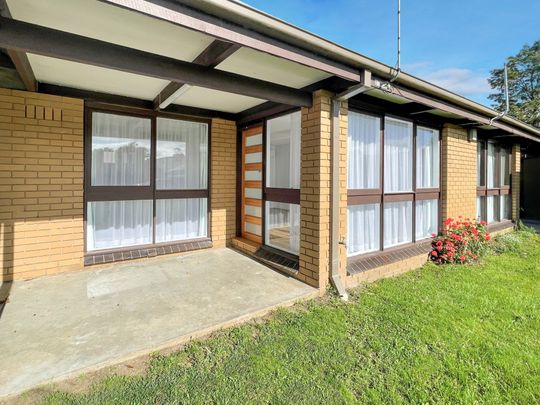 Unit 1/36 Longley Street, Alfredton - Photo 1