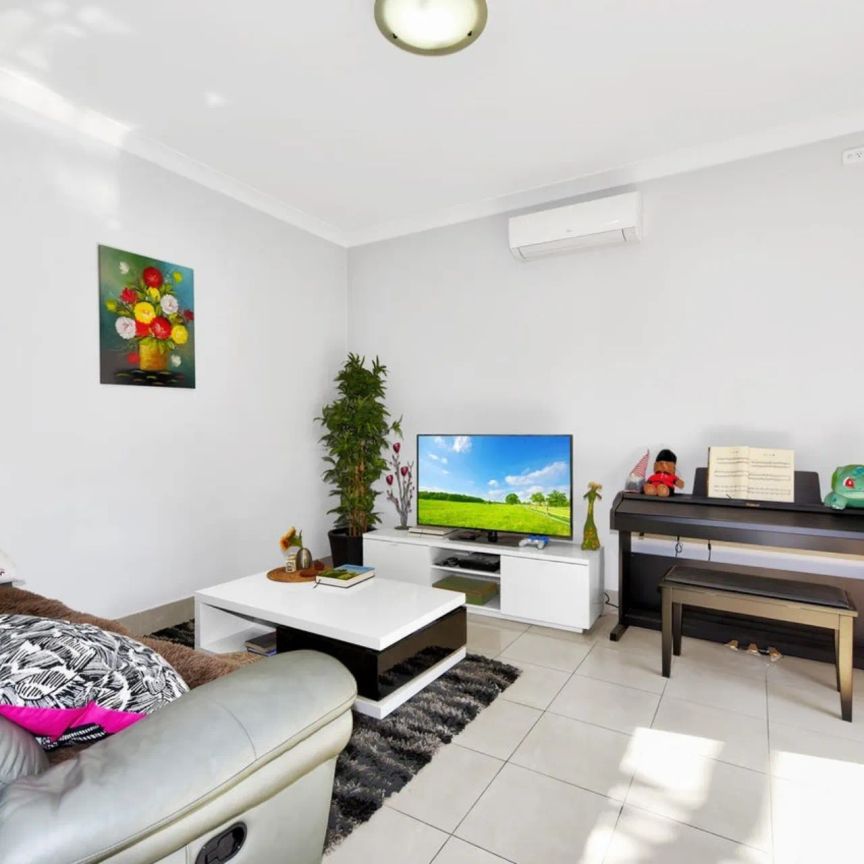 Modern Townhouse in Prime Ashfield Location - Photo 1