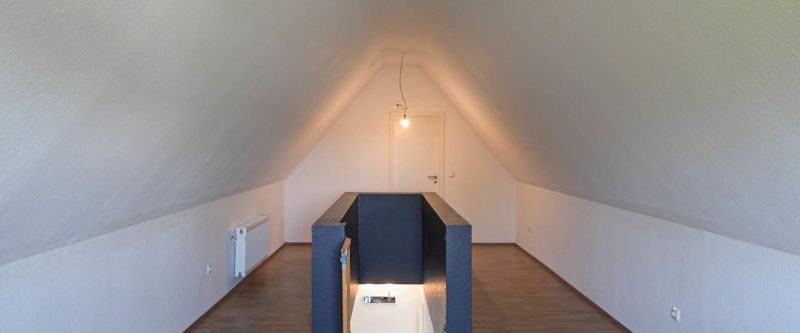 6570 - Großzügige und helle OG-Wohnung mit Dachterrasse, EBK und Garage! - Photo 1