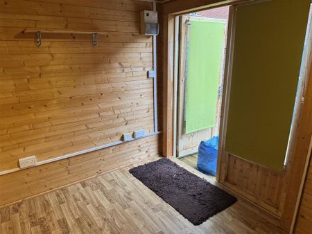 2 bedroom detached house to rent - Photo 4