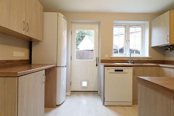 3 bedroom detached house to rent - Photo 1
