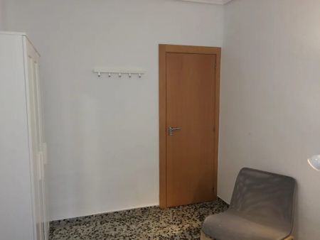 Calle Lo Rat Penat, Valencia, Valencian Community 46023 - Photo 2