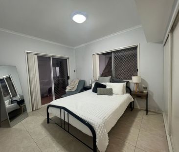 Modern Four Bedroom Family Home - Photo 6