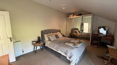 2 bedroom semi-detached house to rent - Photo 4