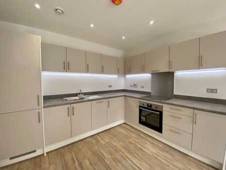 Heather Court, Emerald Avenue, GU51 - Photo 4