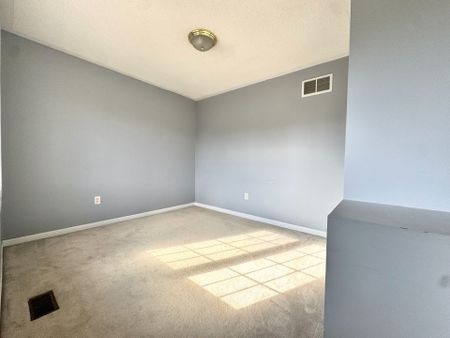 For Lease - 5872 Osprey Boulevard Unit# Upper, Mississauga, Ontario - Photo 2