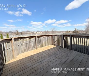 SPACIOUS 2+1 BEDROOM / 2 BATHROOM HOME IN SOUTH WINDSOR +UTILITIES - Photo 2