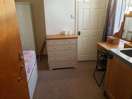 Stanley Street, LU1 - Photo 2