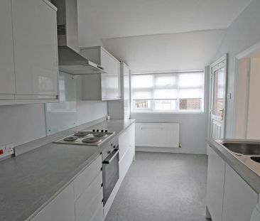 3 bedroom detached house to rent - Photo 5