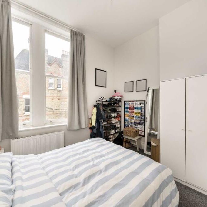 Room in a Shared Flat, Ostade Road, SW2 - Photo 1