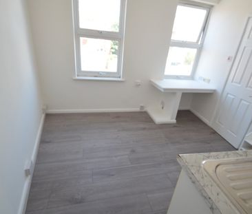 Studio Flat, Chingford Road, E17 - Photo 3