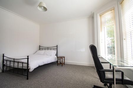 Bournemouth Capstone Road Charminster, BH8, Dorset - Photo 3