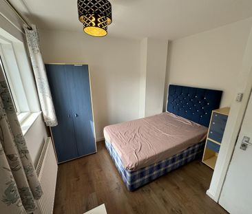 5 bedroom terraced house to rent - Photo 4