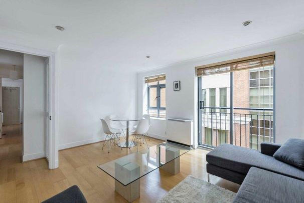 Bridgewater Square, Barbican, EC2Y - Photo 1