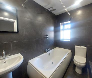 2 bedroom semi-detached house to rent - Photo 6