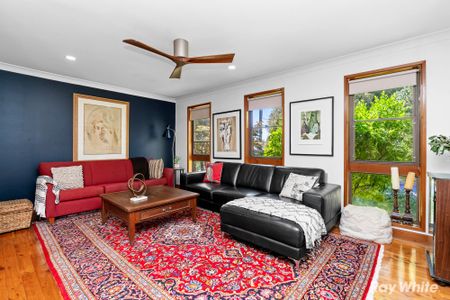 Beautiful and furnished 3-Bedroom Home! - Photo 2