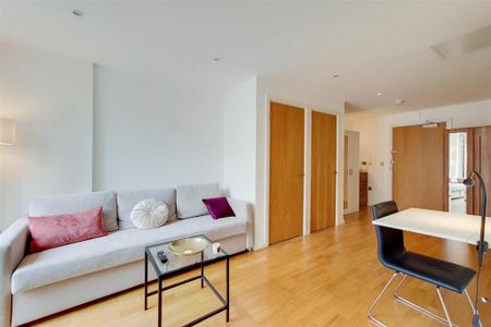 Studio to rent - Photo 2