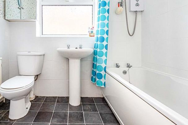 2 bedroom bungalow to rent - Photo 1