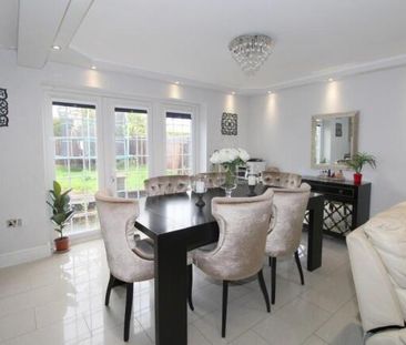 4 bedroom detached house to rent - Photo 3