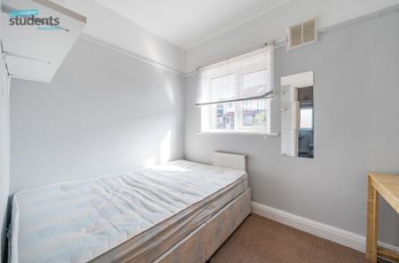 4 bedroom terraced house to rent - Photo 4